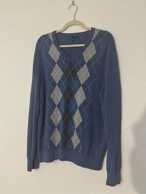 GAP Men's Slate Blue Argyle V-Neck Sweater